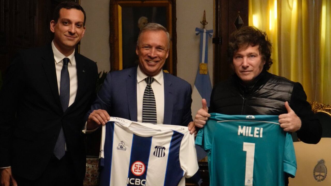 Javier Milei recibió en Casa Rosada a Andrés Fassi, presidente de Talleres.