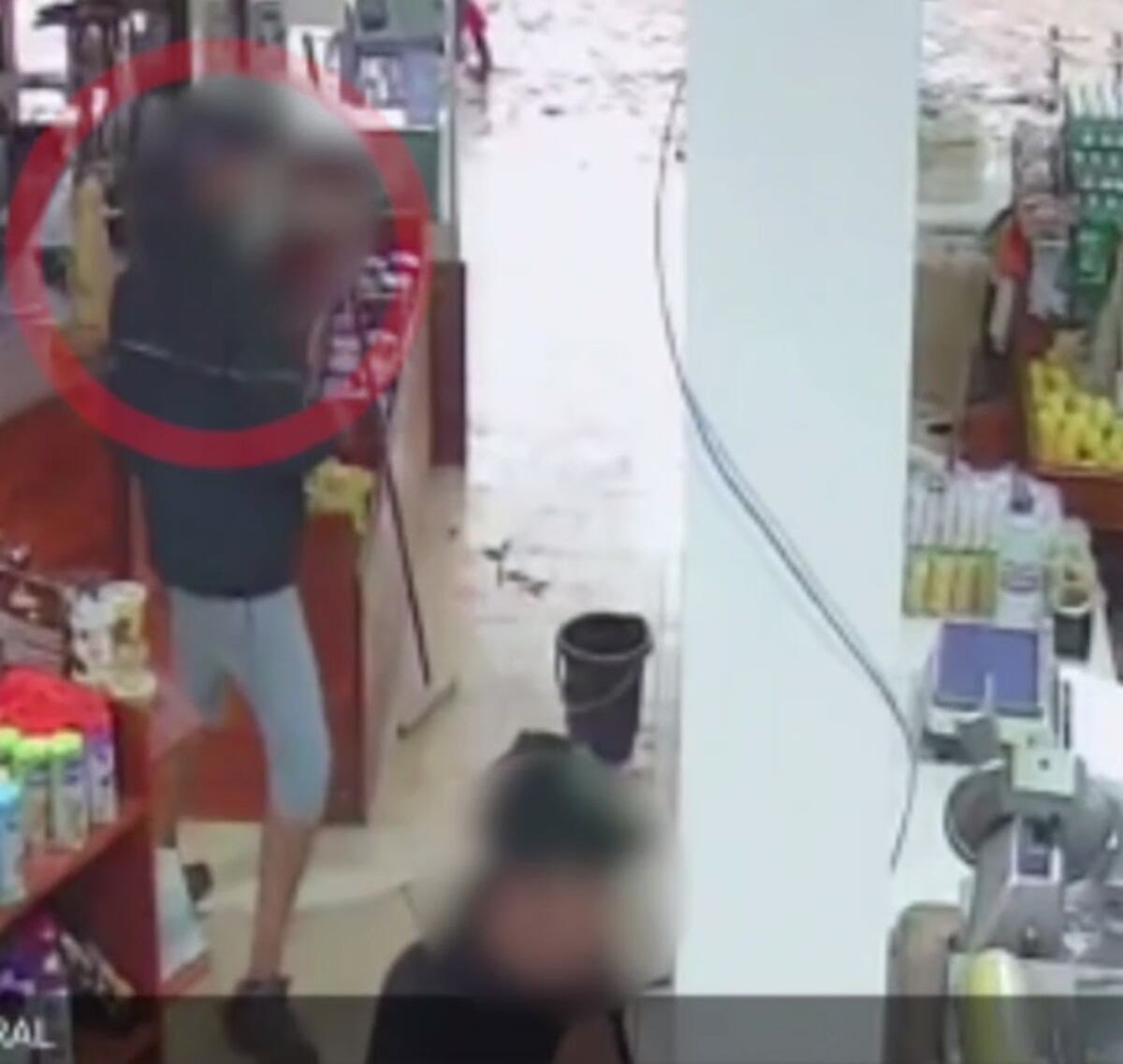 Puerto Iguazú: entró a robar a un comercio y quedó filmado por las cámaras de seguridad