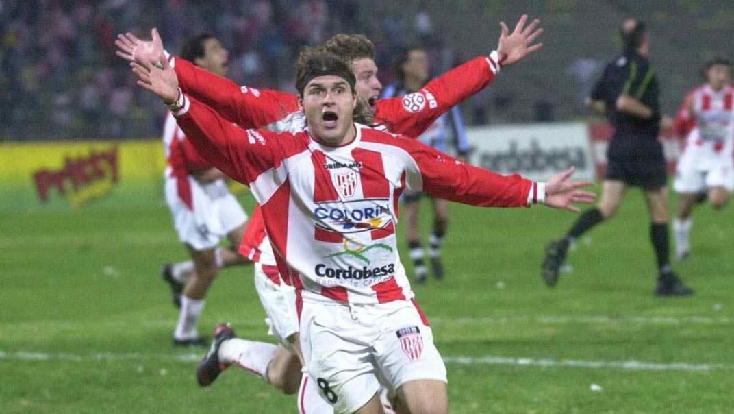 "El Tano" Riggio y un gol inolvidable para Instituto (Foto: Sergio Cejas / Archivo).