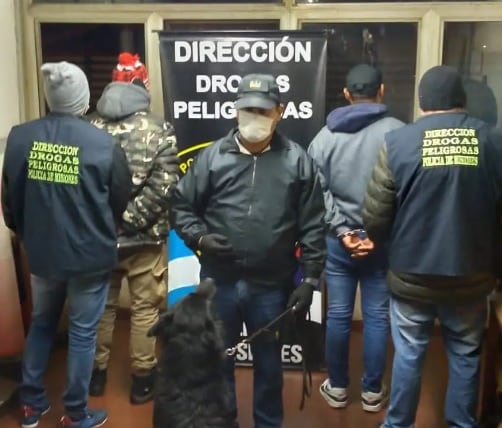 Posadas: capturan a dos individuos que pretendían transportar cocaína hacia Buenos Aires.