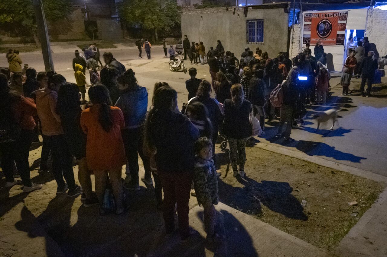 Aún hay esperanza: tras anunciar el cierre, una familia mendocina armó una campaña para ayudar al comedor Los Horneritos