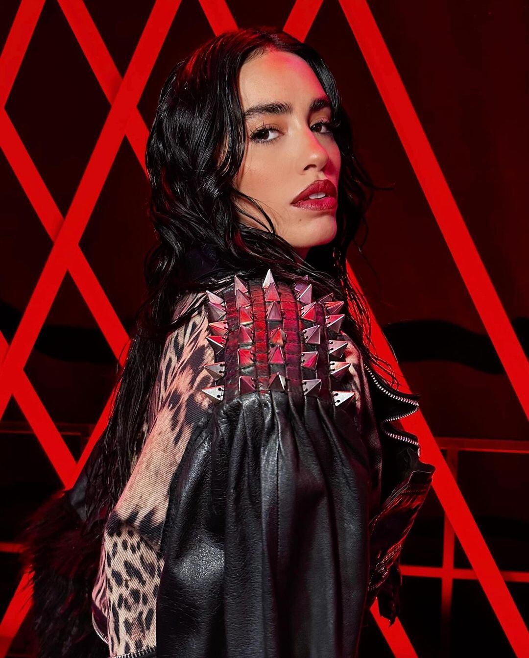 Lali Espósito apostó por un look total black que dejó sin palabras a sus fans
