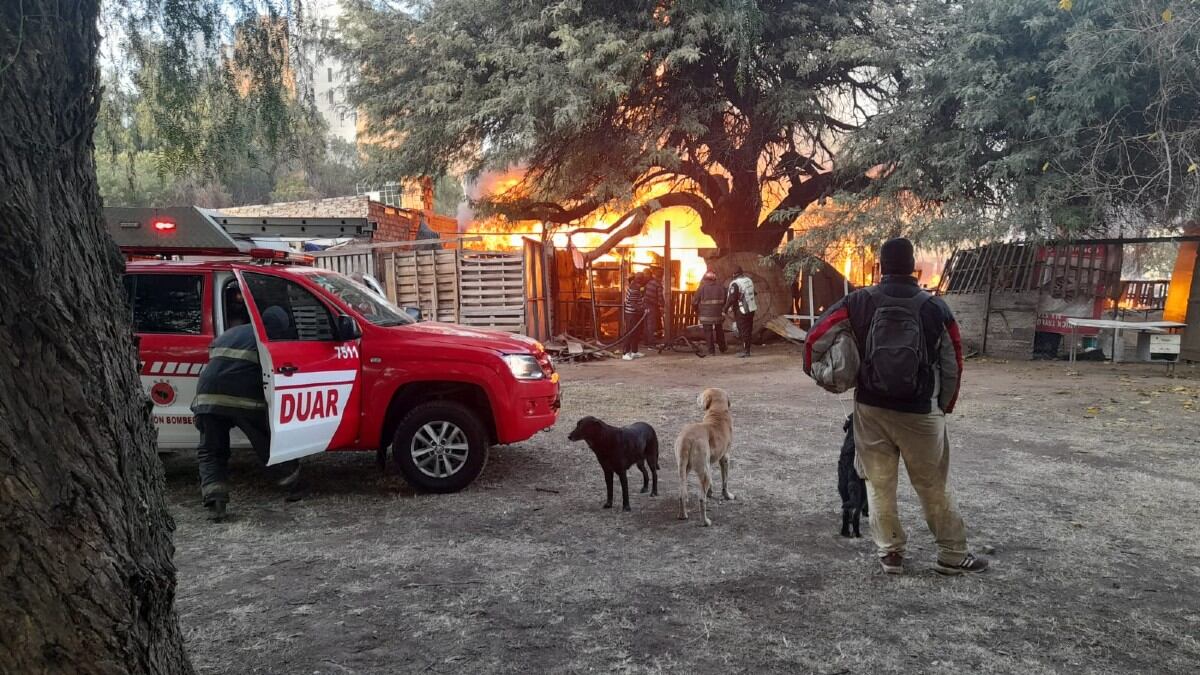 Córdoba: un tremendo incendio consumió gran parte del asentamiento La Tablita