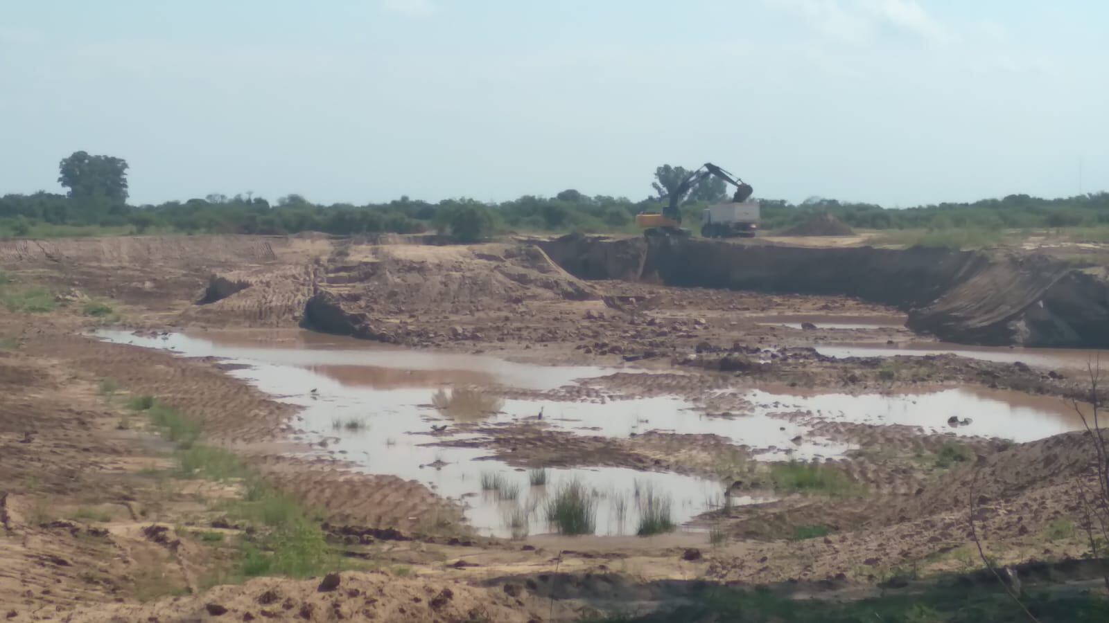 Se construye la Laguna en el Club de Caza y Pesca