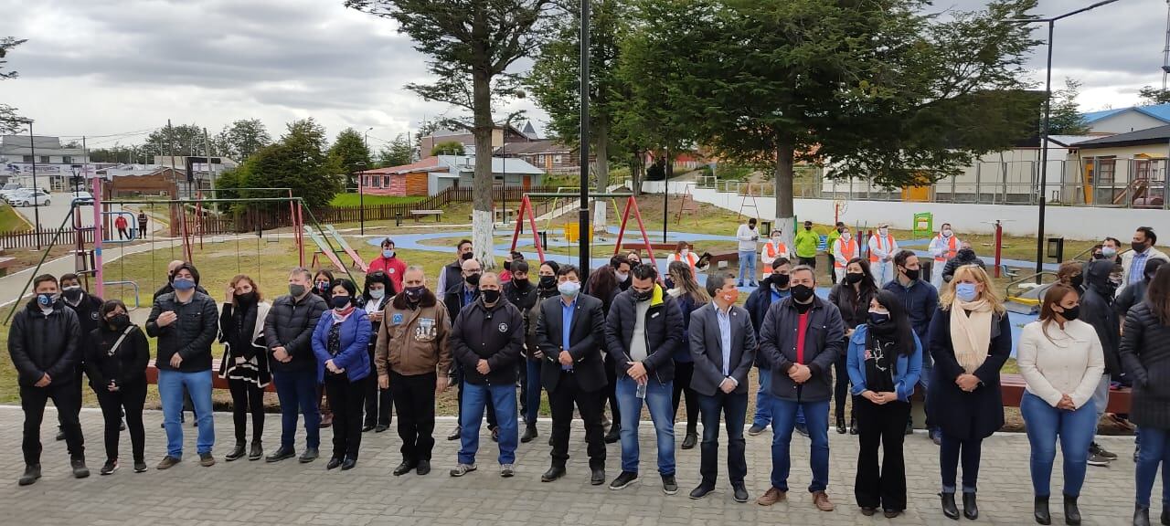 El acto contó con la presencia de los centros de Ex Combatientes, autoridades nacionales, provinciales y municipales de las ciudades de Tolhuin y Ushuaia.