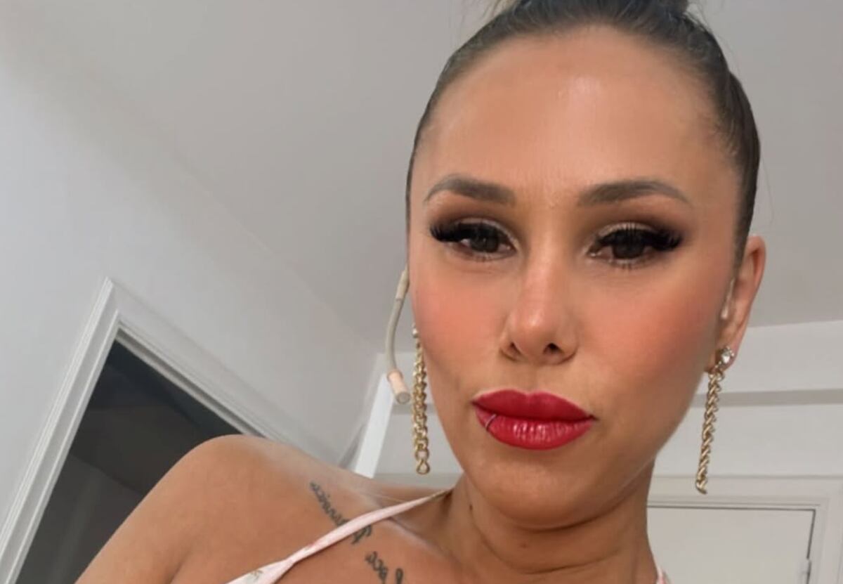 Barby Silenzi conquistó la noche porteña con un look para el infarto