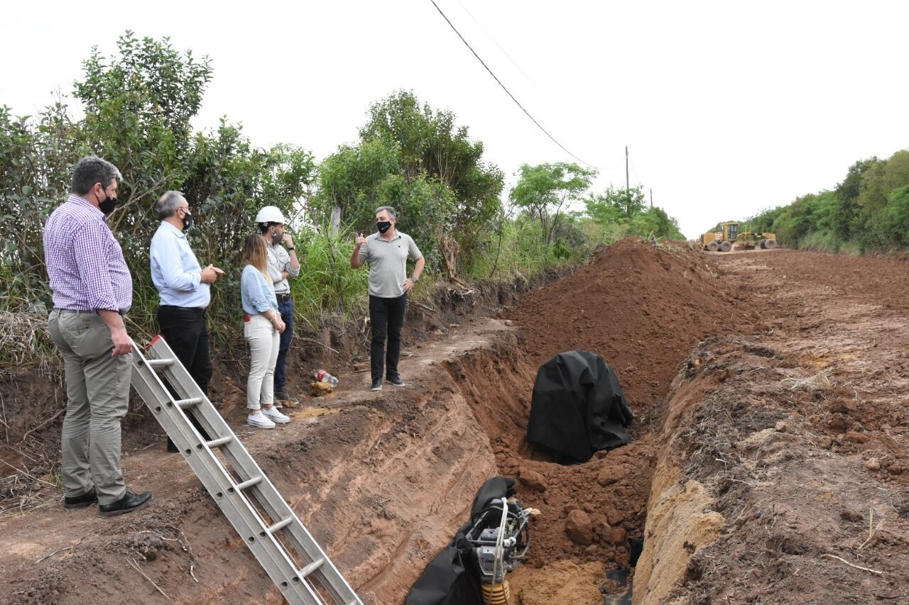 Recorrida de funcionarios por la trama urbana del acueducto a Rafaela