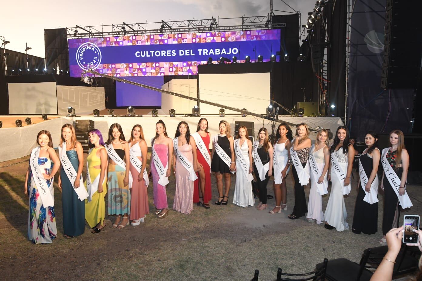 Fiesta de la Vendimia de Guaymallén 2023 en la rotonda de Salcedo. Representantes. Foto: José Gutiérrez / Los Andes