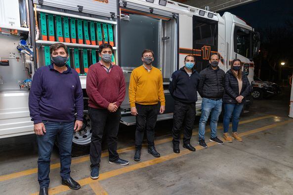 Soldini entrega un aporte económico a los Bomberos Voluntarios de Pérez (Facebook Comuna de Soldini)