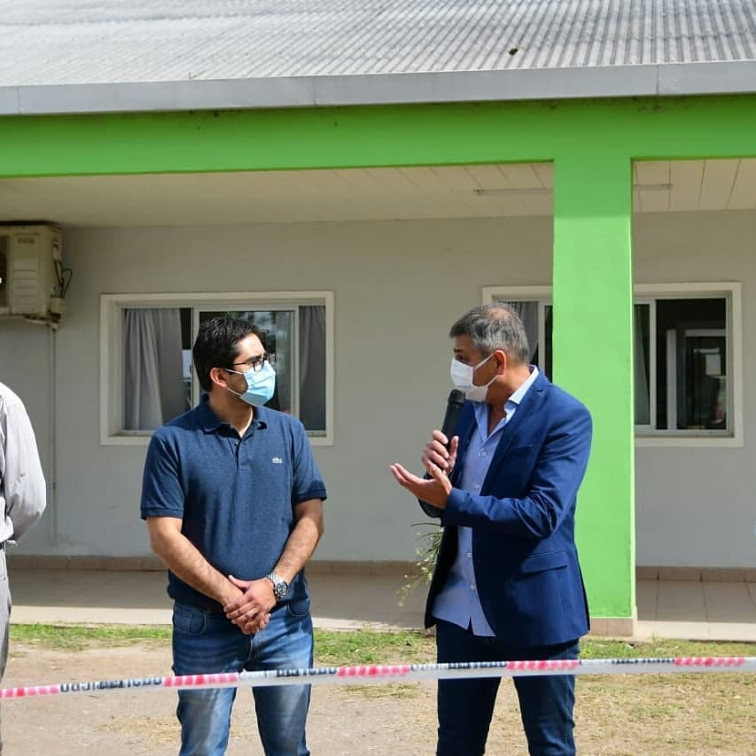 Ministro de Salud Diego Cardozo, visitó por primera vez la ciudad de Morteros y entregó insumos médicos a los hospitales.