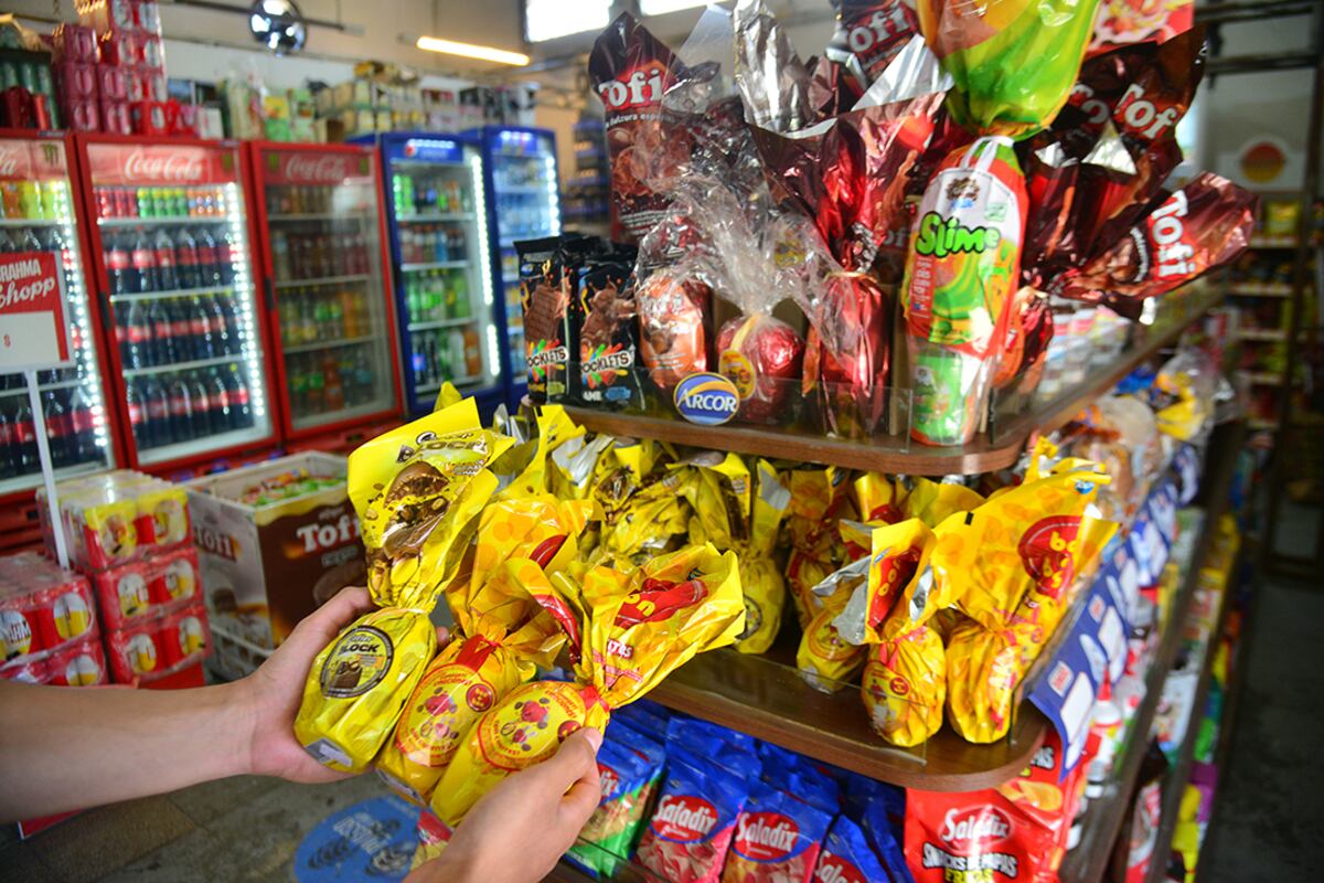 Inseguridad en Córdoba: quiso robar 96 huevos de pascua y lo descubrieron