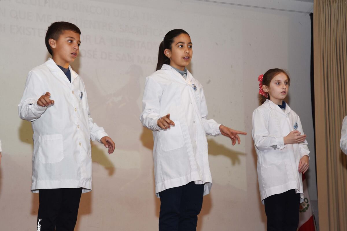En la Escuela José María Paz se llevó a cabo el acto oficial por el “Padre de la Patria”