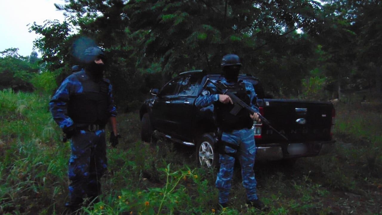 Persecución en Eldorado terminó con una camioneta robada secuestrada.