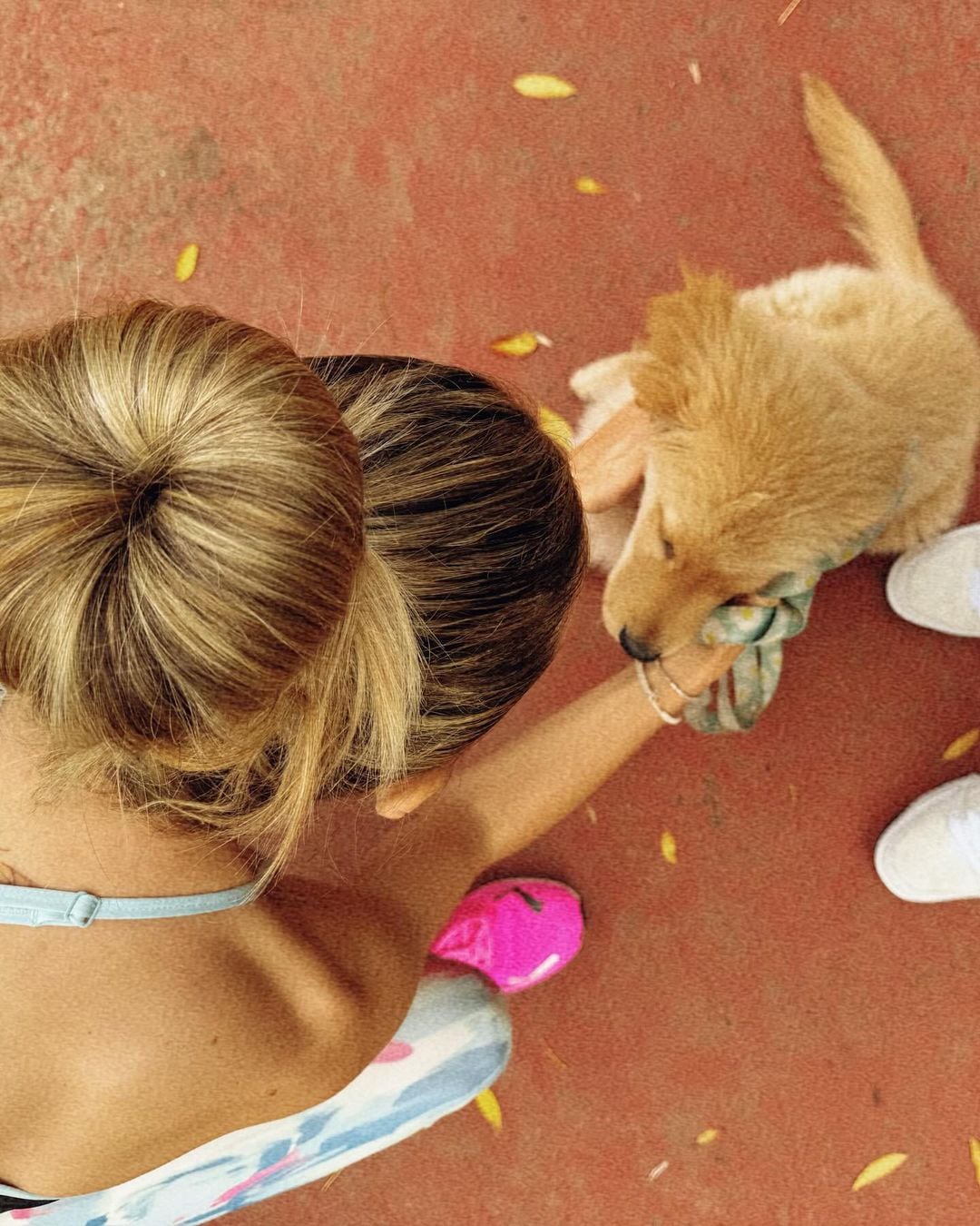 Morena Beltrán salió a correr con su perro y conquistó corazones con su outfit deportivo