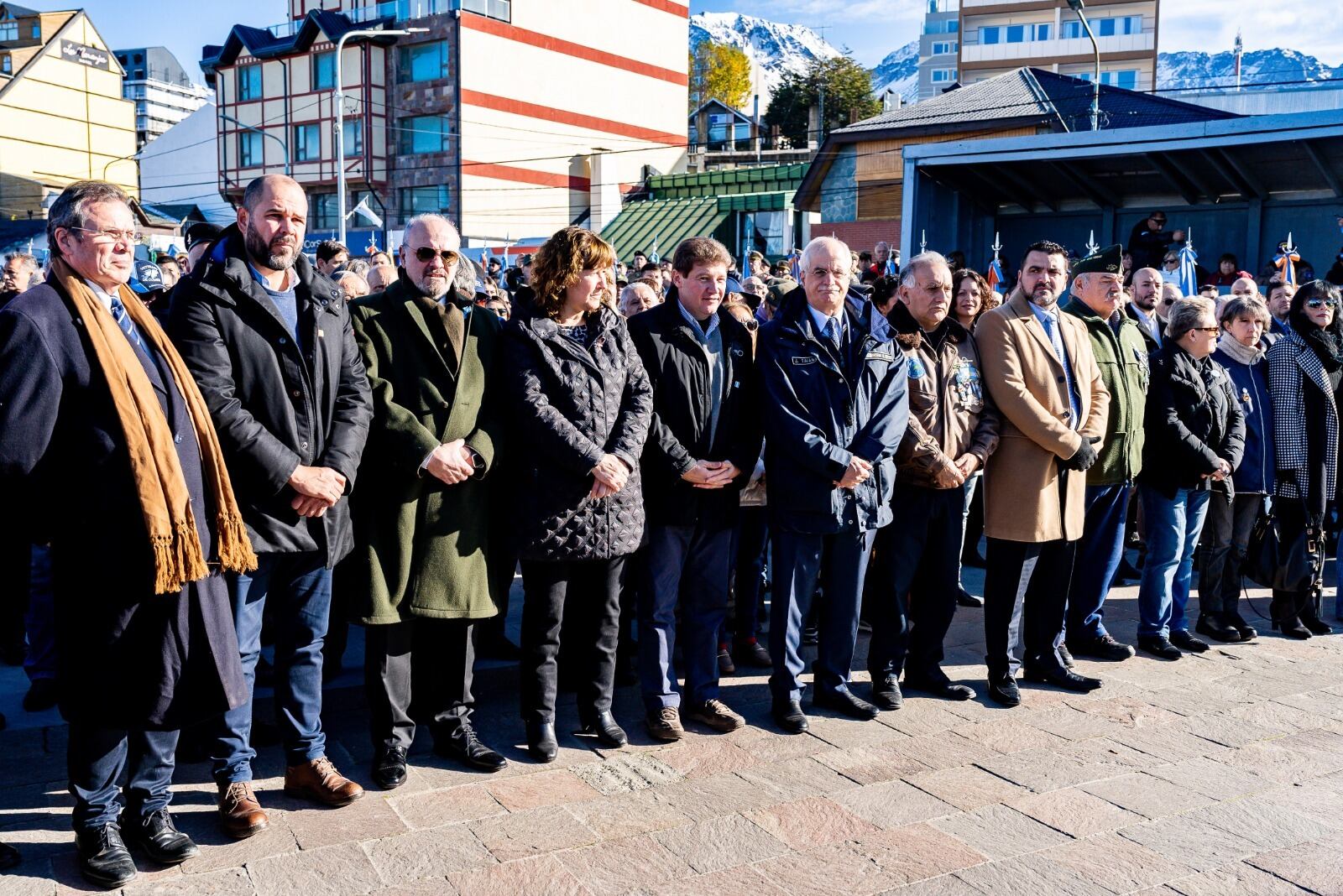 Acto oficial en conmemoración del Día del Veterano y de los Caídos en la Guerra de Malvinas.