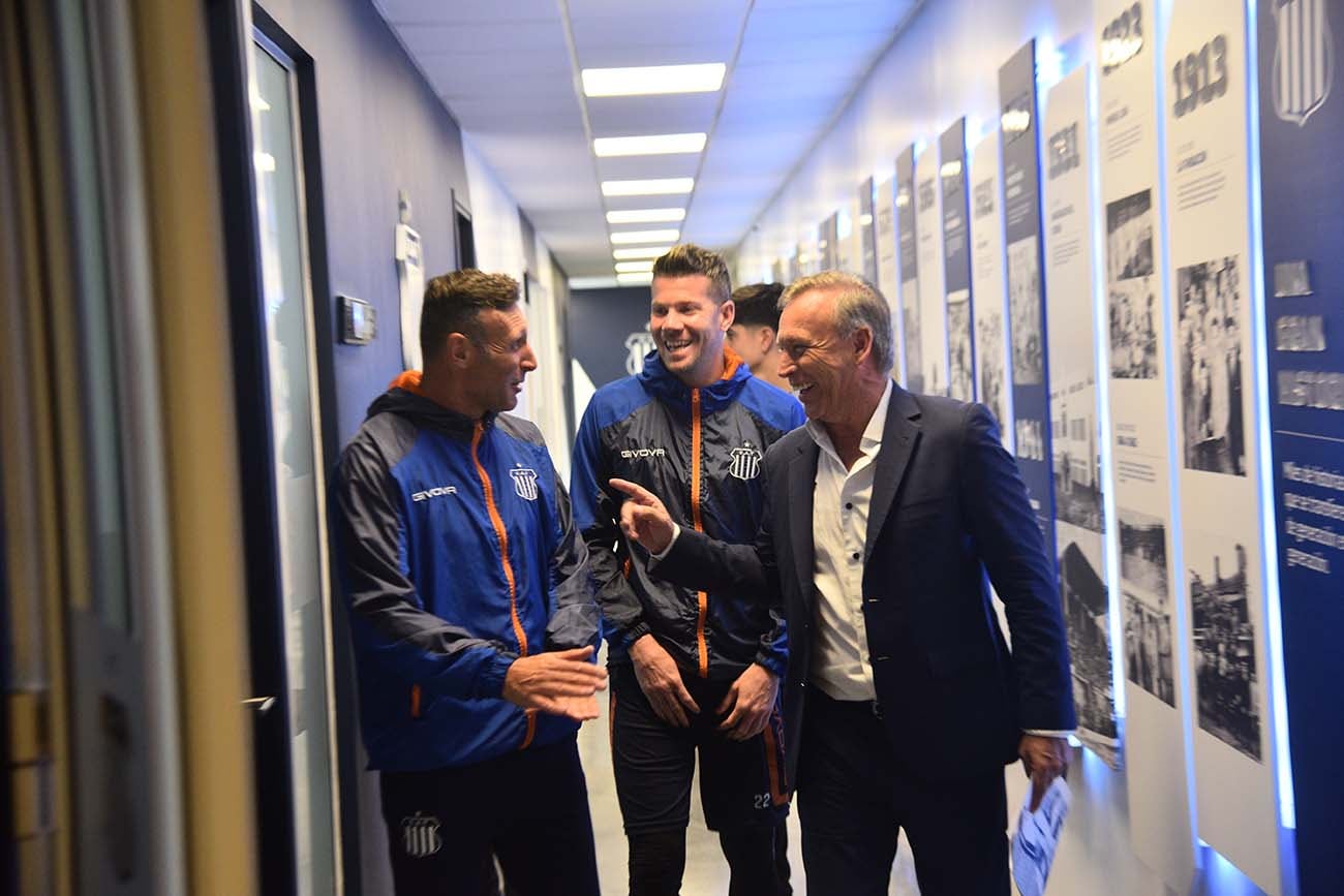 Andres Fassi presentó al nuevo técnico del club Atlético Talleres Walter Ribonetto . (Pedro Castillo / La Voz)