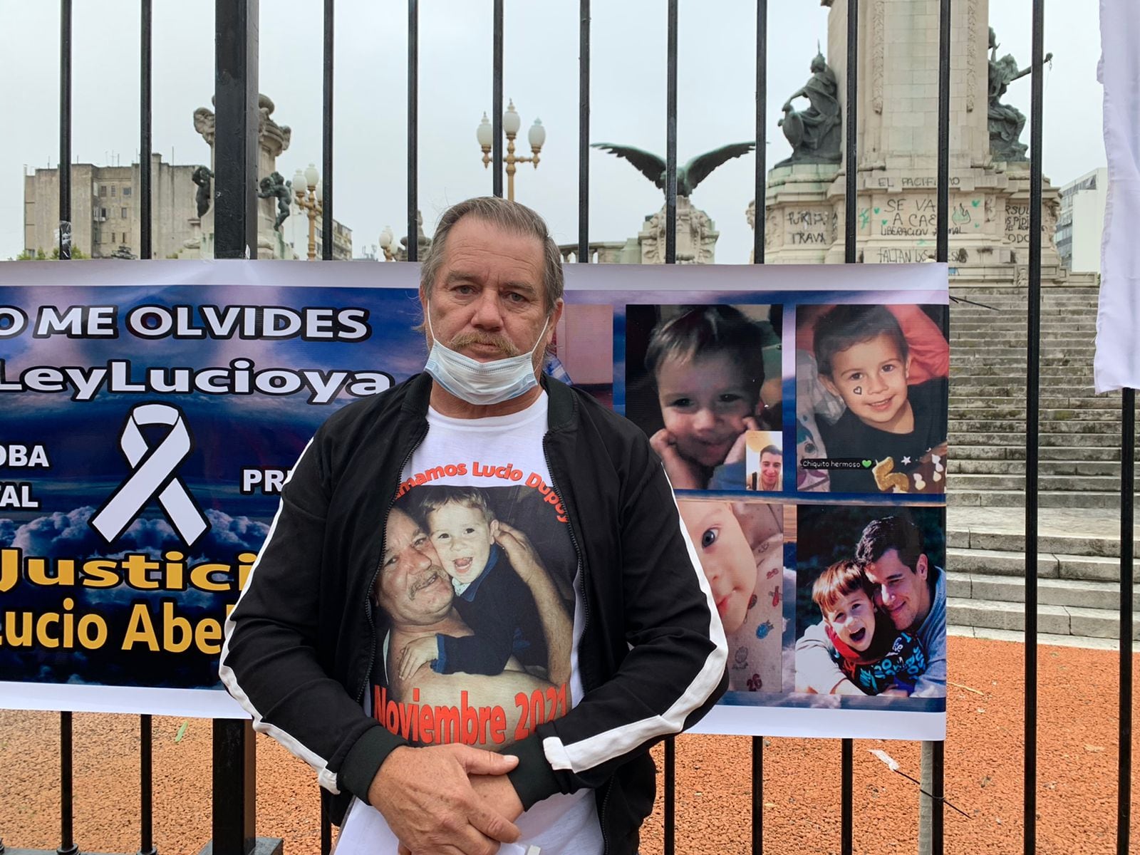 Ramón Dupuy, abuelo de Lucio, estuvo presente en la marcha frente al Congreso de la Nación.