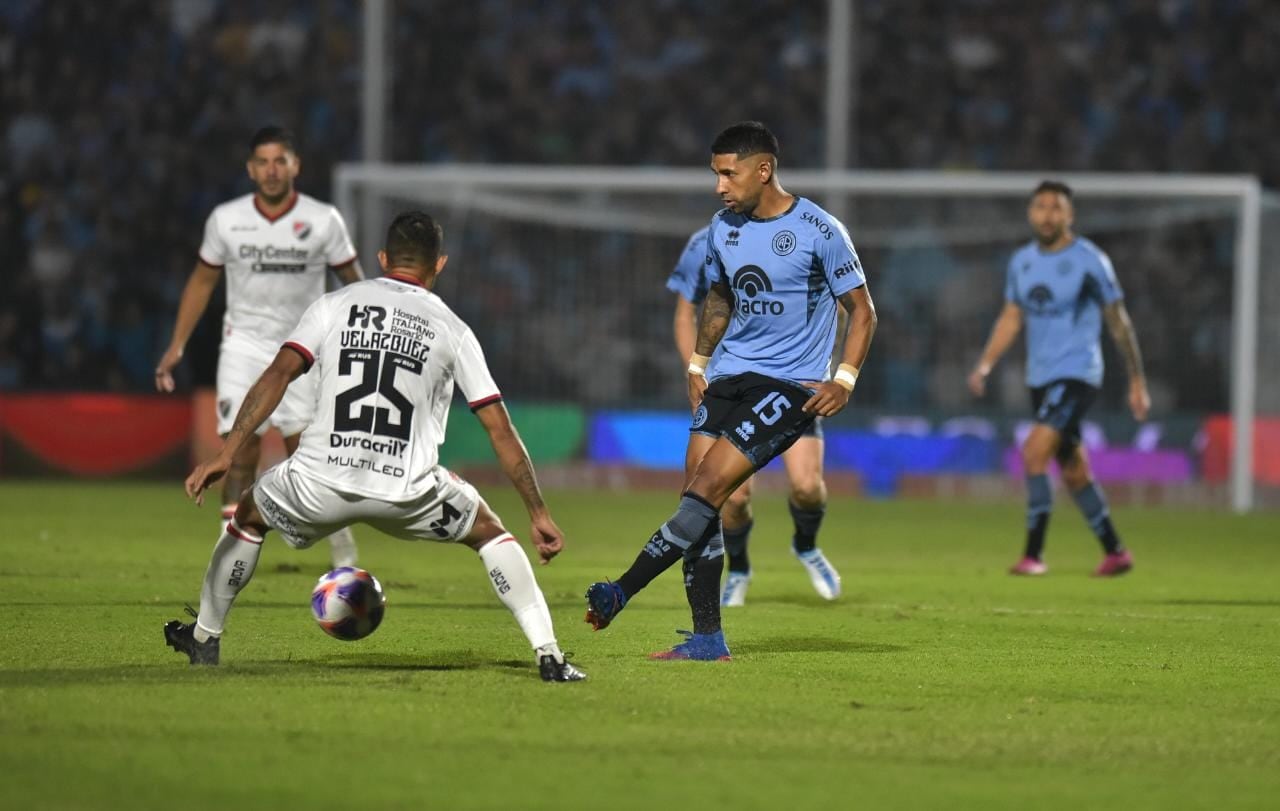 Belgrano en su partido ante Newell's en el Gigante de Alberdi. (Facundo Luque / La Voz).