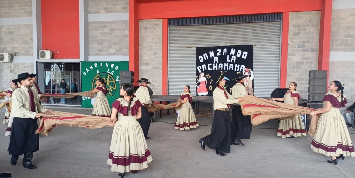 El Centro Cultural "Jorge Cafrune" recibió a numerosas delegaciones del norte argentino y del sur de Bolivia, en el encuentro “Danzando a la Pachamama”.