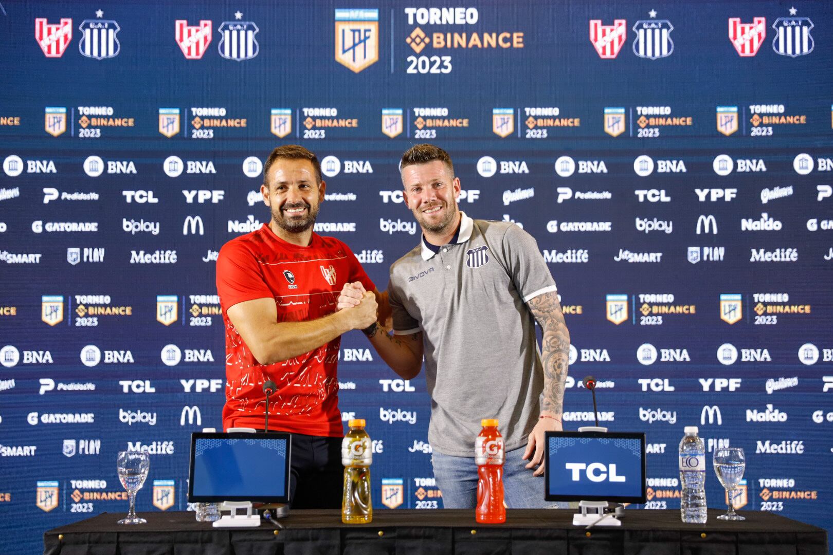 Jorge Carranza y Guido Herrera, los arqueros y capitanes de Instituto y Talleres. (Prensa Liga Profesional)