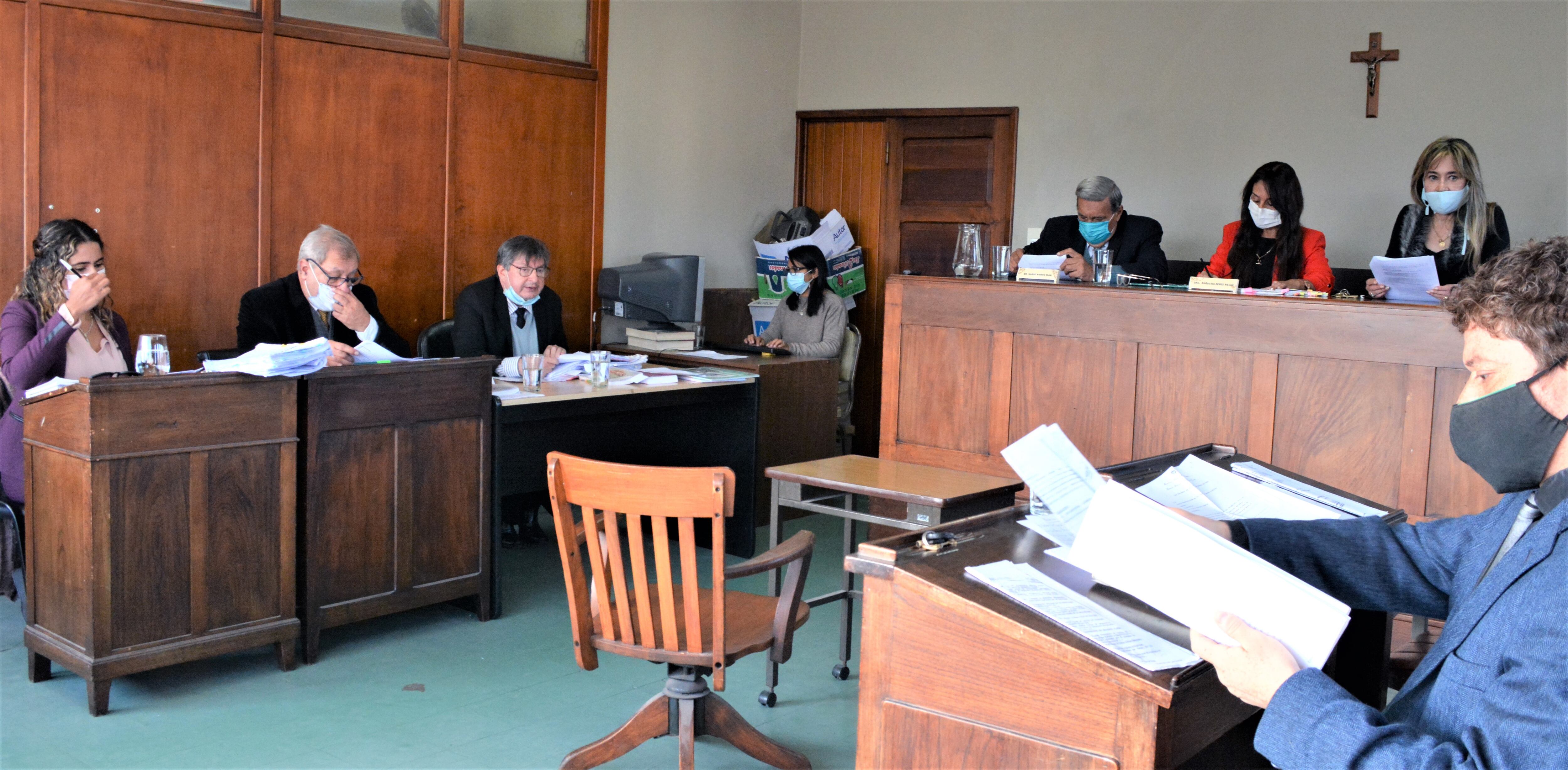 El Tribunal en lo Criminal 3 de Jujuy, que encontró a A.J.R. culpable de los delitos de "homicidio doblemente agravado por el vínculo y por mediar violencia de género en grado de tentativa, y desobediencia judicial en concurso real".