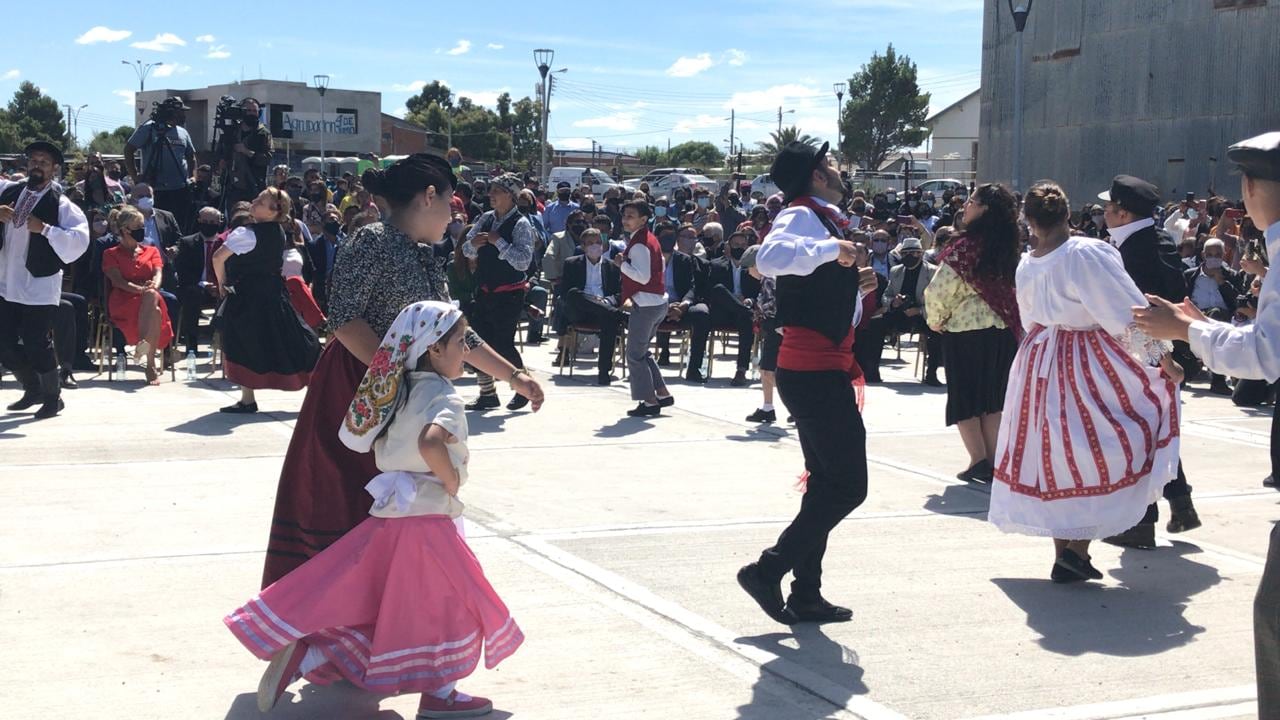 Grupos de danzas estuvieron presentes en la conmemoración.