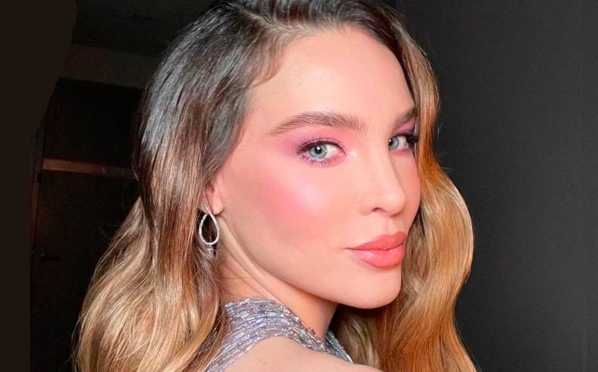 Belinda deslumbró en bikini y con una sesión de fotos desde la playa: “Esa sensación de la arena en la piel”
