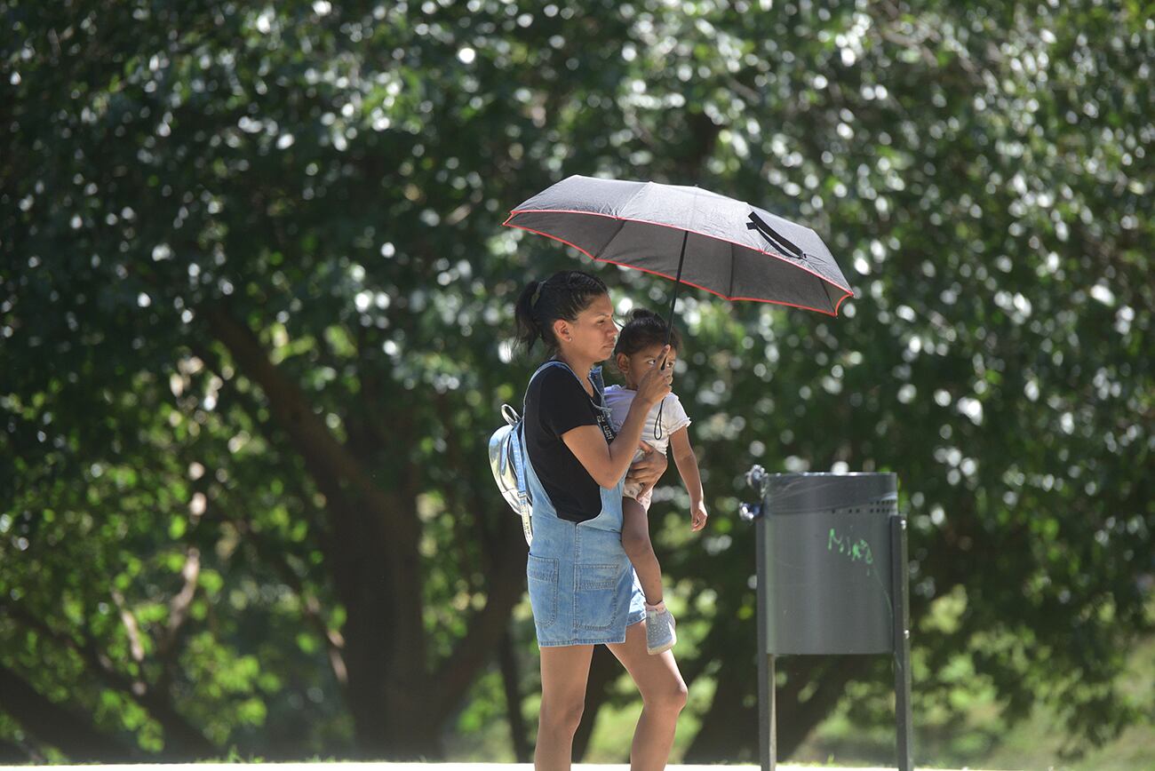 Ola de calor en la ciudad de Córdoba
 (Pedro Castillo / La Voz)