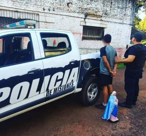 Insólito: robó una virgen de una Iglesia, intentó venderla y fue detenido.