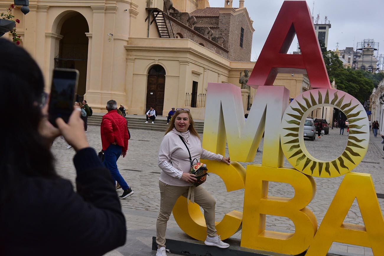 Fin de semana largo. Turismo en el centro de la ciudad de Córdoba. (José Gabriel Hernández / La Voz)