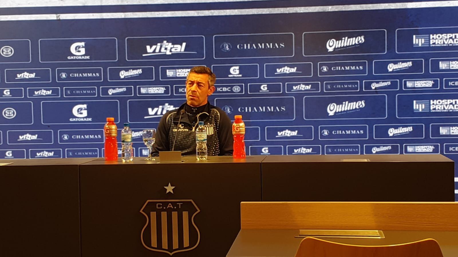 Pedro Caixinha, entrenador de Talleres, en la previa del duelo con Colón, en Santa Fe, en el partido de vuelta de los octavos de final de la Copa Libertadores. (La Voz)