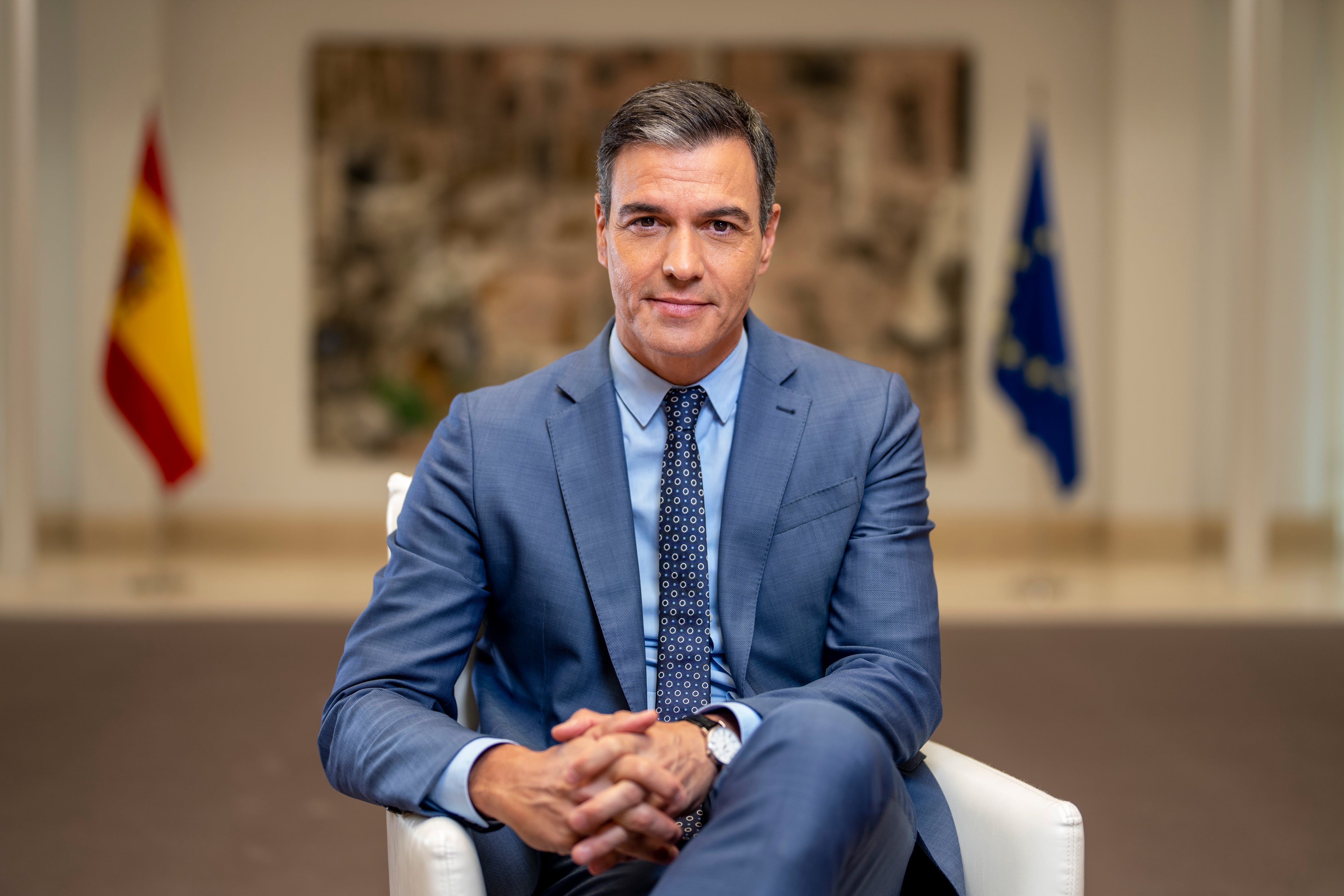 El presidente de gobierno español Pedro Sánchez en el Palacio de la Moncloa.  (Foto AP/Bernat Armangue)