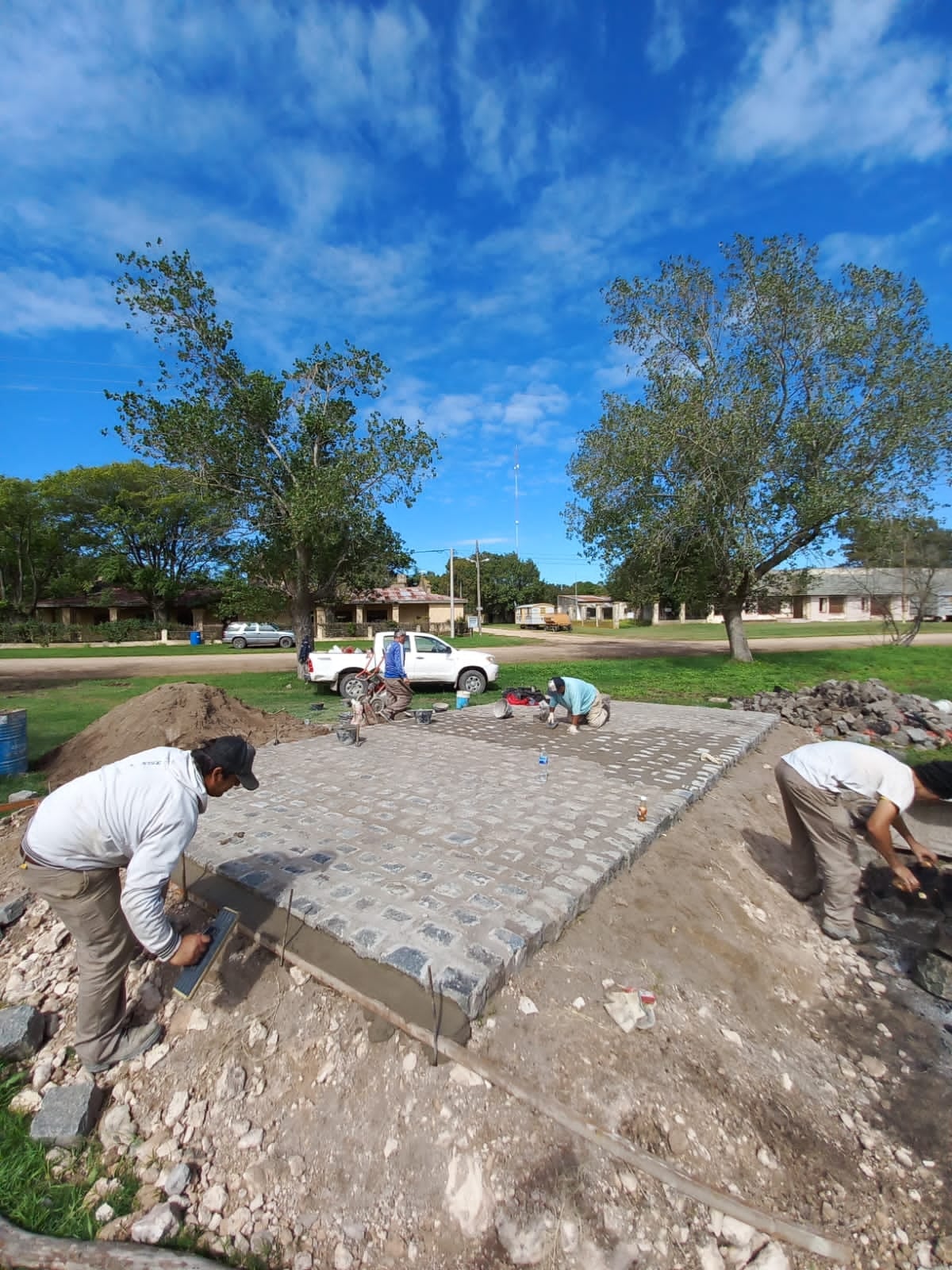 Servicios Públicos de Tres Arroyos trabajó en el nivelado de calles