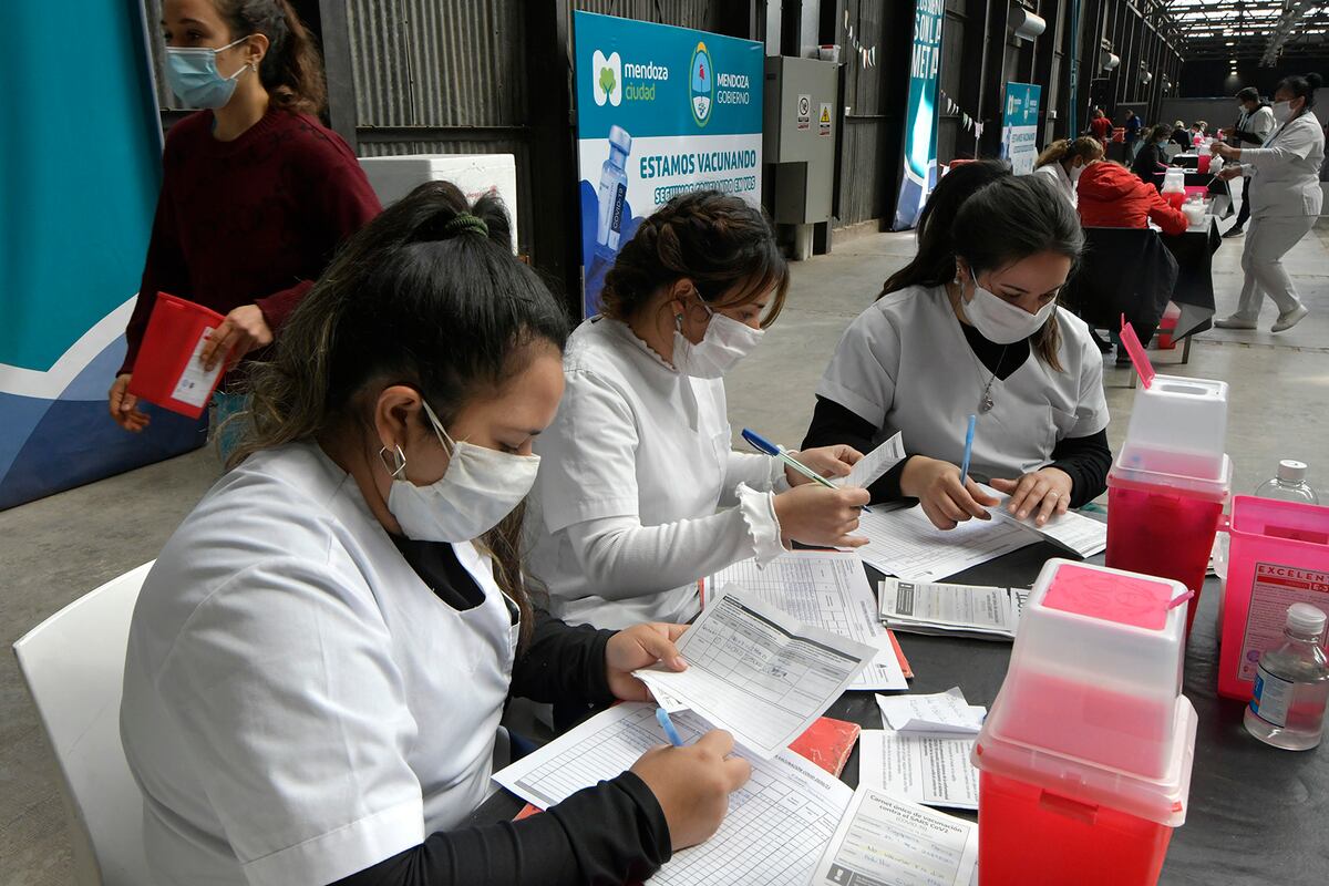 Vacuna covid-19 Mendoza: llegaron las primeras dosis de Cansino a la provincia