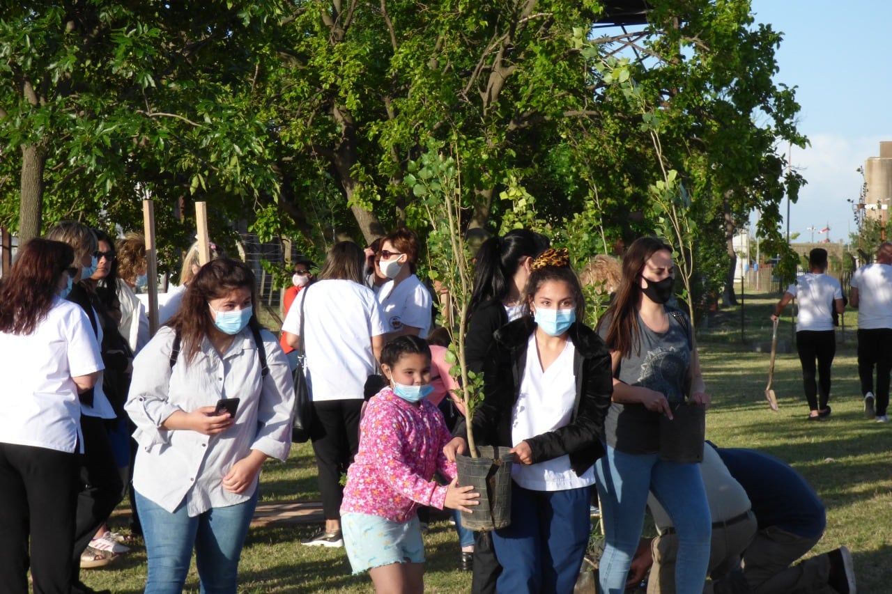 "Y un día volvimos a encontrarnos": emotiva celebración en el Día de la Enfermería