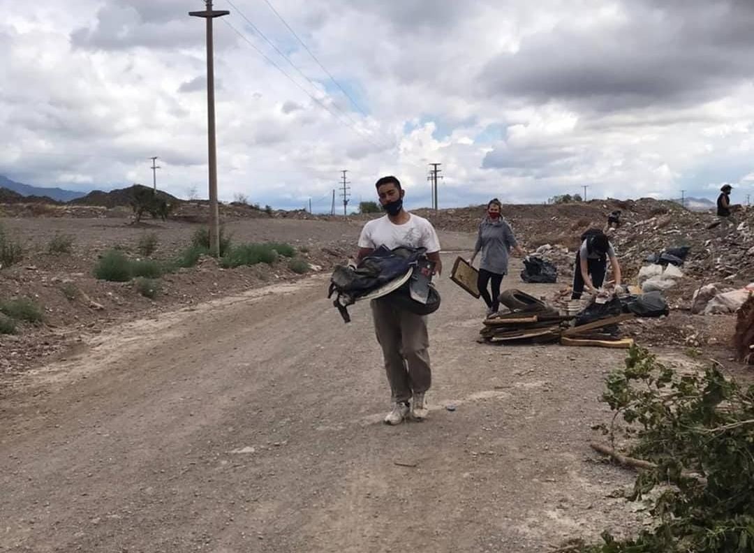 Voluntariamente limpian y cuidan el piedemonte mendocino.