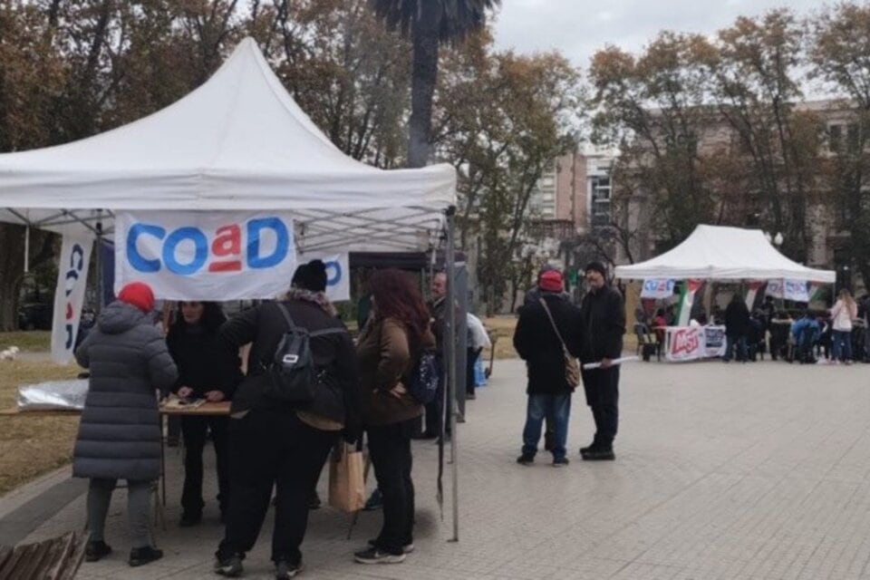 La carpa se instaló en la plaza