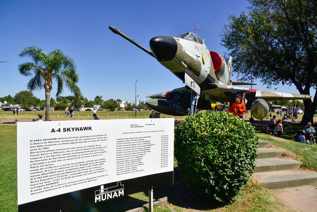 Homenaje a veteranos de guerra en la ciudad de Oliva, donde se encuentra el Museo Nacional de Malvinas. (Martín Llampayas / La Voz)