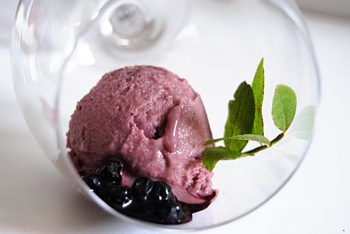 Receta helado de vino tinto un postre sencillo y sofisticado. 