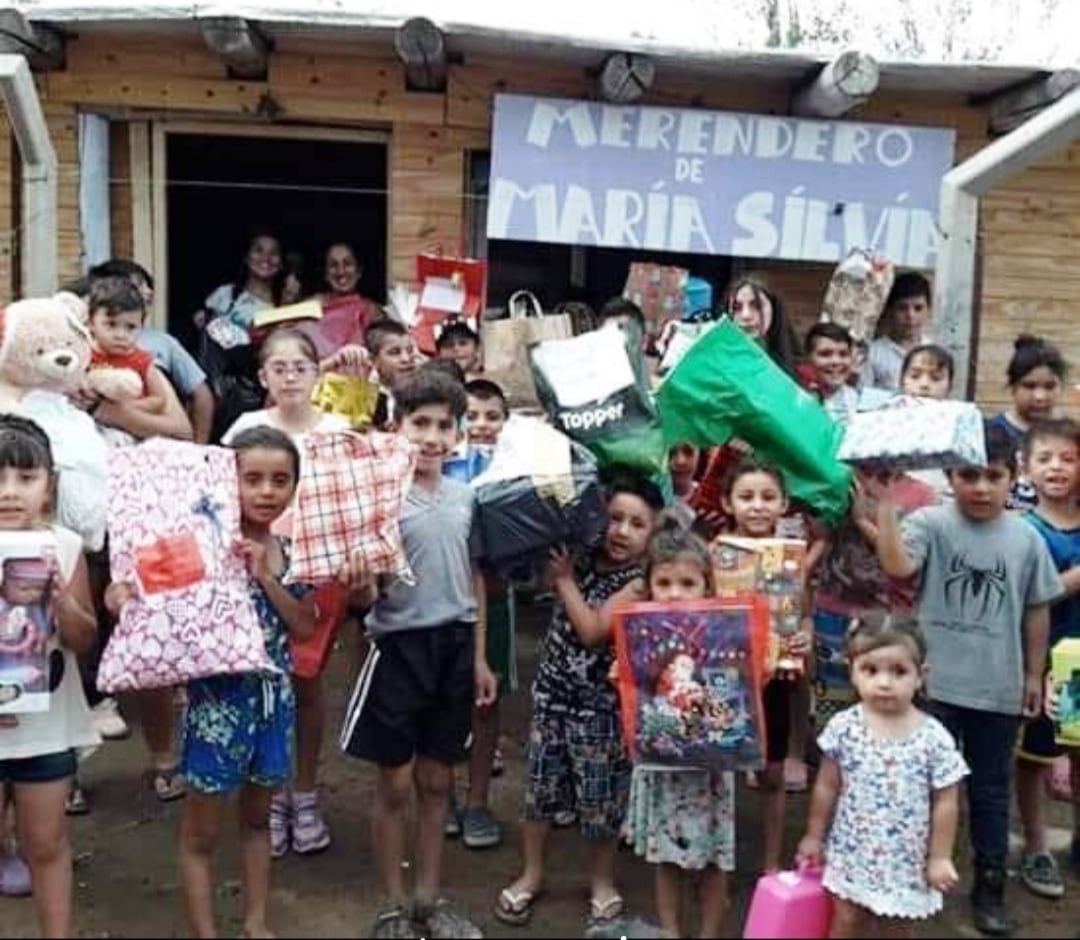 Impulsado por Brisa Moyano, realiza la campaña Mochila Solidaria.