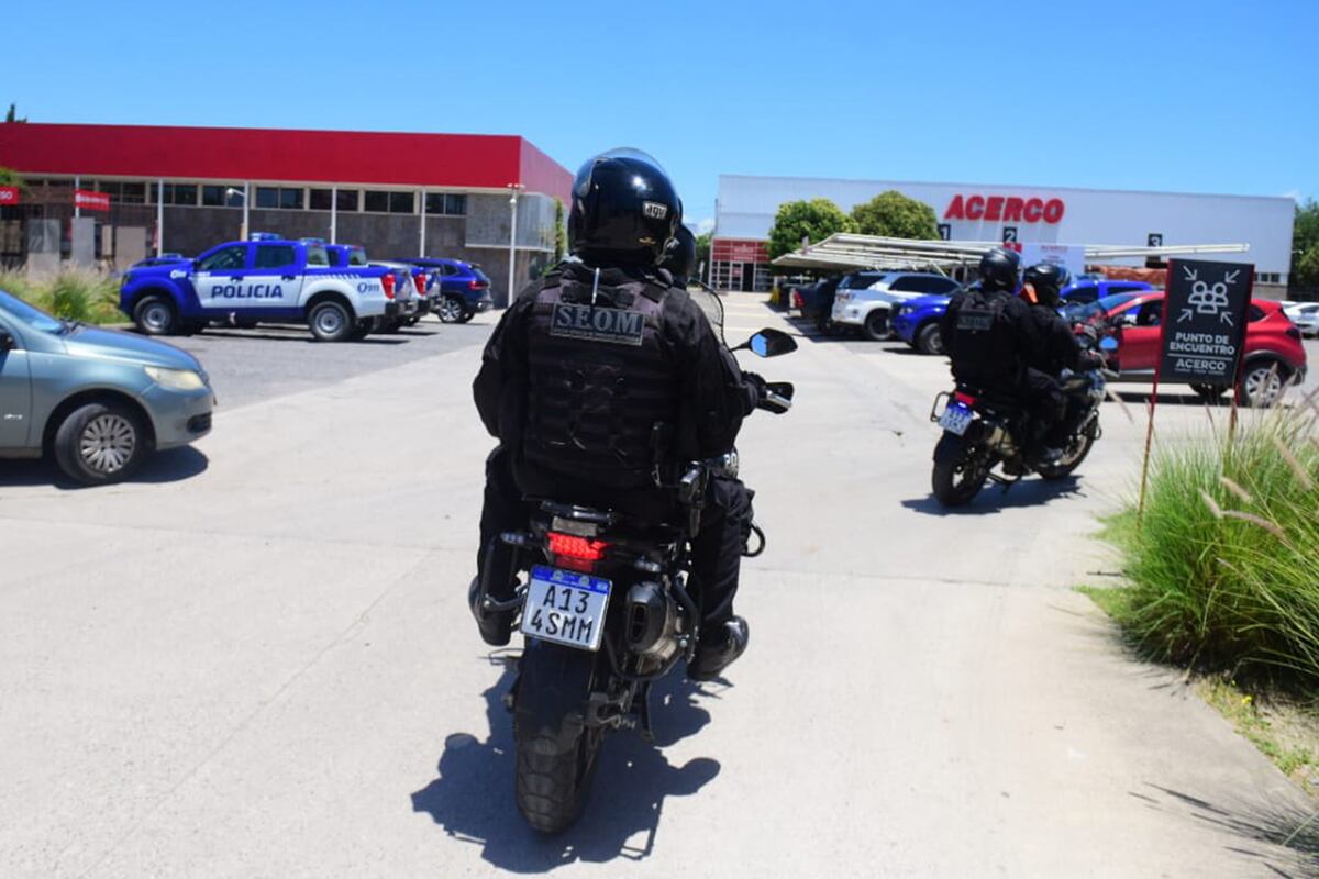 Hubo un feroz tiroteo en un reconocido comercio de Córdoba: lo que se sabe