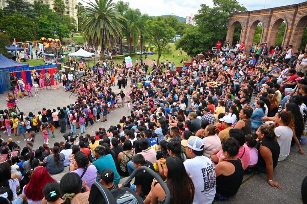 Una verdadera fiesta -y que crece año tas año- se vivió en la Plaza de los Inmigrantes del barrio Gorriti, para celebrar el Día del Payaso Jujeño.