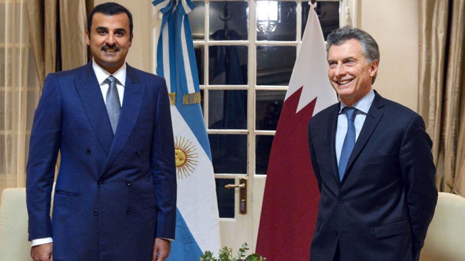 Mauricio Macri junto al Emir de Qatar, Sheik Tamin bin Hamad Al Thani, en la Quinta de Olivos en 2016.