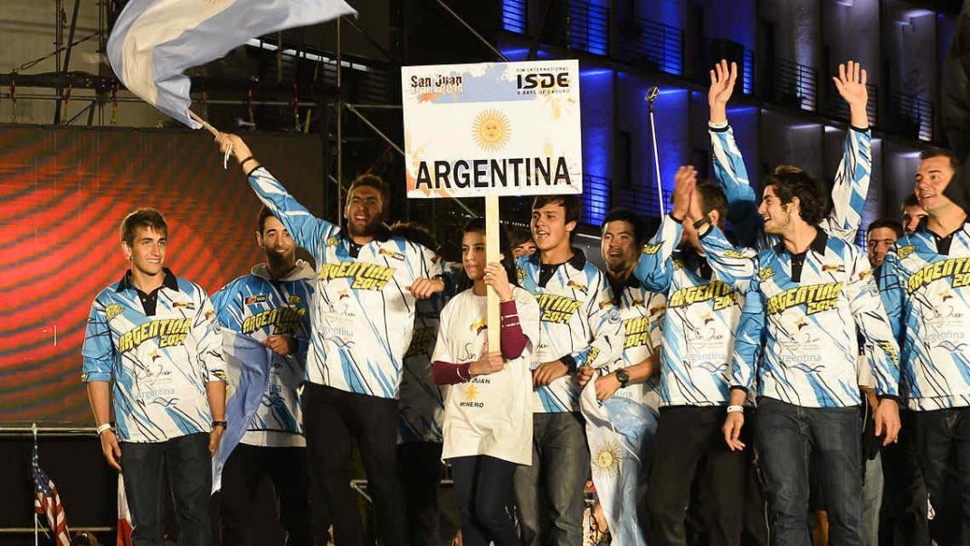 Argentina, en el desfile de delegaciones del ISDE 2021, que se concretó en Italia.