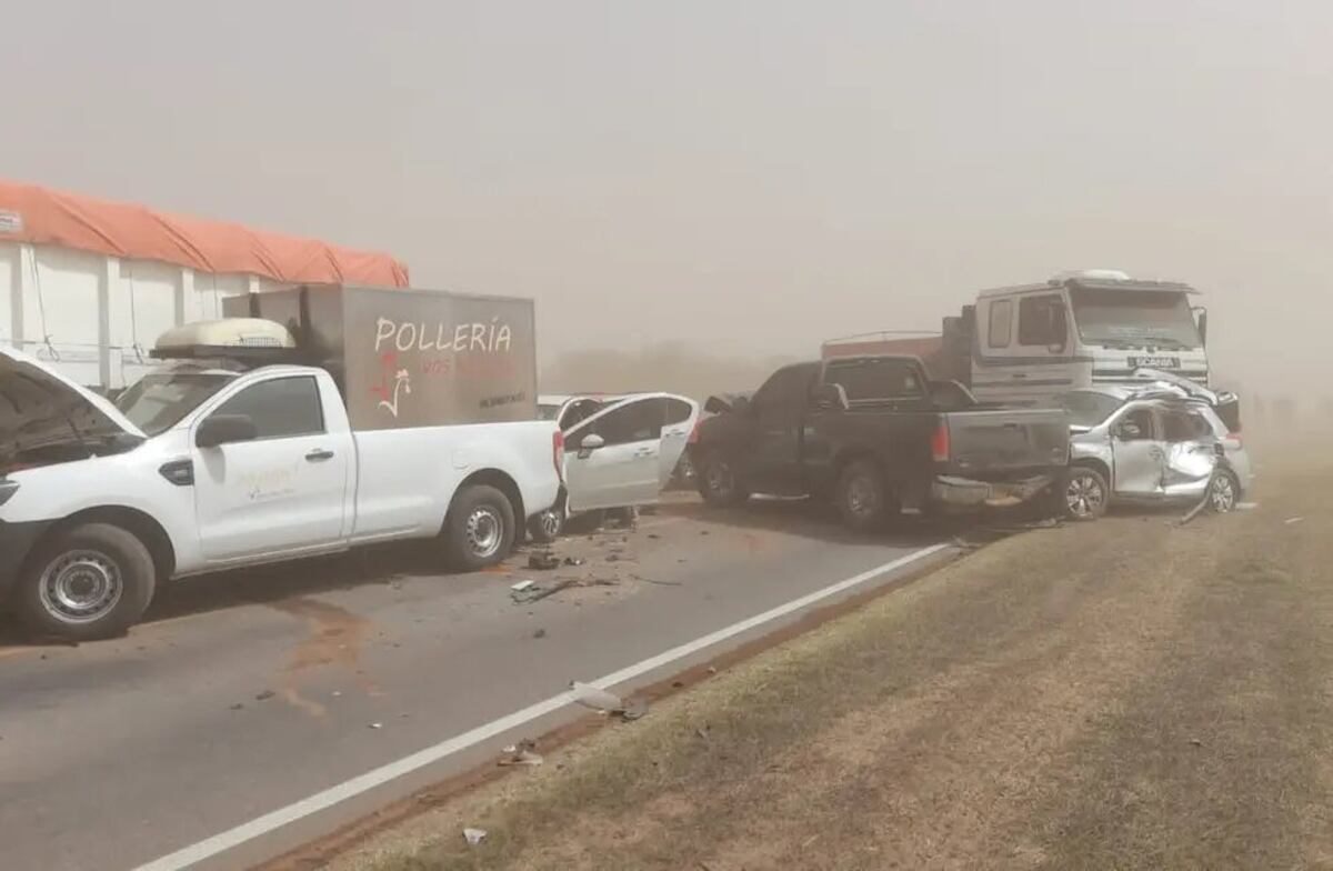 Impactante video: una familia grabó con su celular el choque en cadena que sacudió a la autopista Rosario - Córdoba