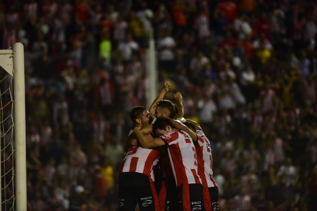 Instituto le ganó 2 a 1 Nueva Chicago y hubo fiesta en Alta Córdoba