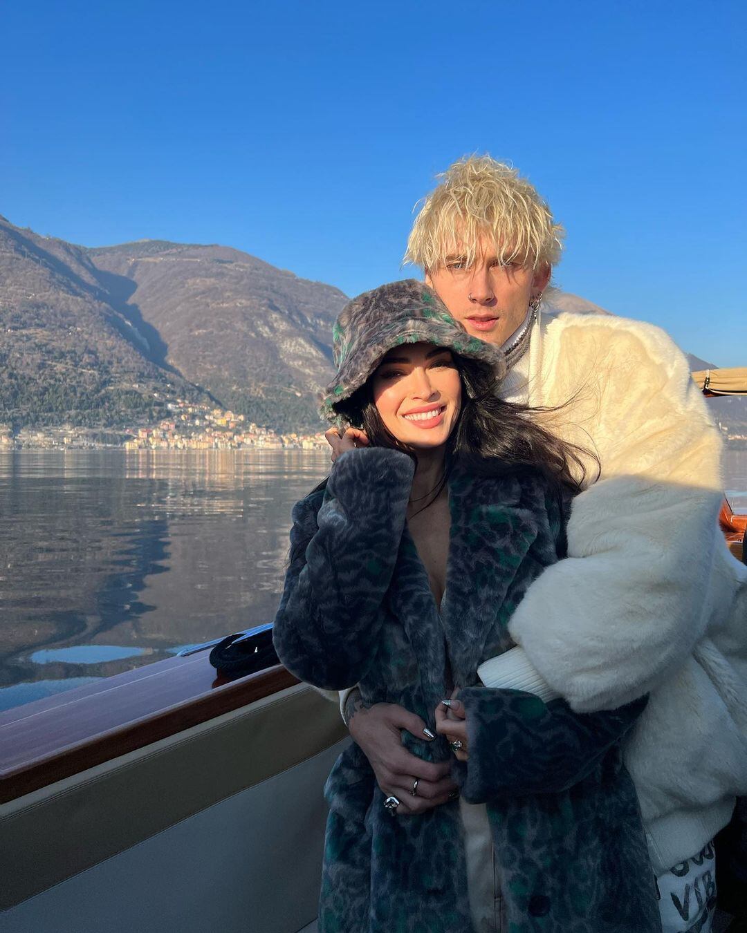 Megan Fox y Machine Gun Kelly en Como