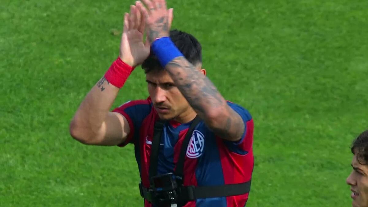 Con una chilena increíble, Adam Bareiro puso el primero de Gimnasia ante San Lorenzo