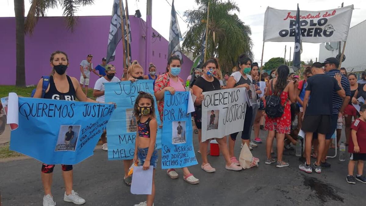 Rechazan versión policial sobre la muerte de un adolescente que chocó en moto