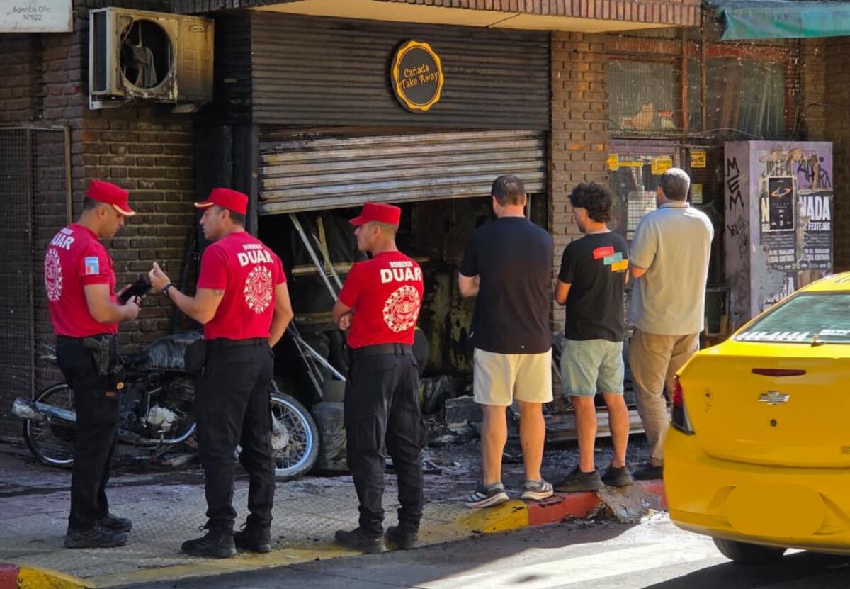Se incendió un local en el centro de Córdoba: las impactantes imágenes
